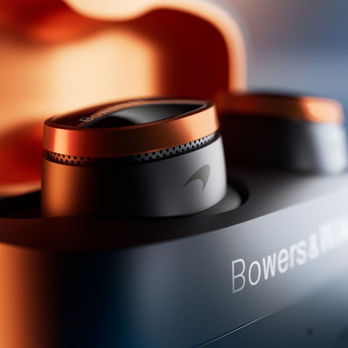 Bowers & Wilkins Pi8 McLaren detail