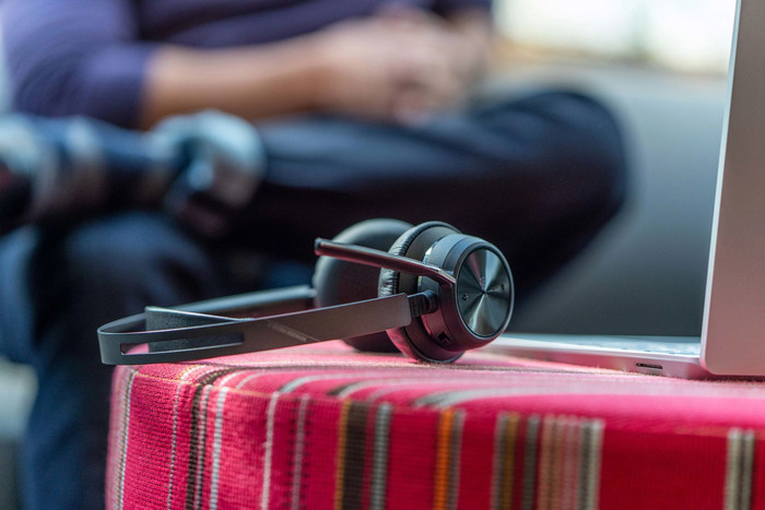 Poly Voyager Focus 2 MS Wireless Office Headset + Charging Dock visual supplier