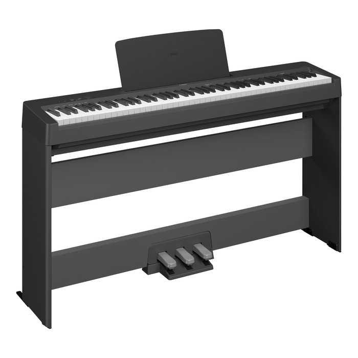 Yamaha P145BT Black product in use
