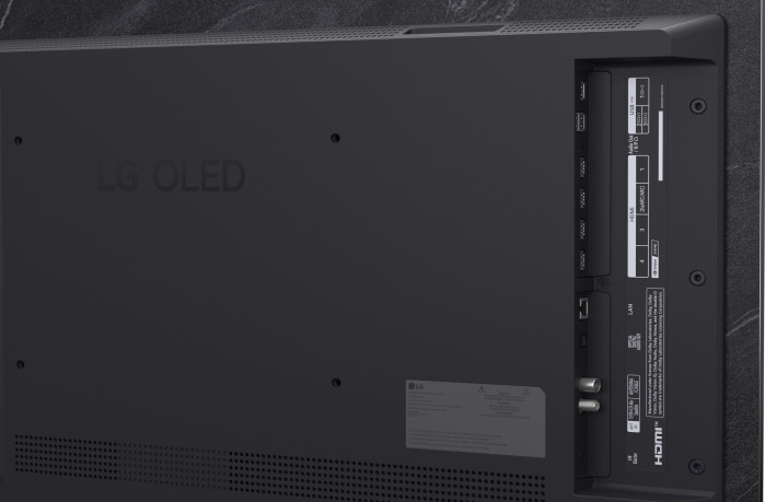 LG 42 inches OLED evo C5 4K (2025) detail