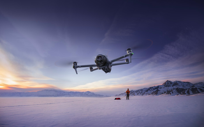 DJI Mavic 4 Pro Creator Combo produkt in gebrauch