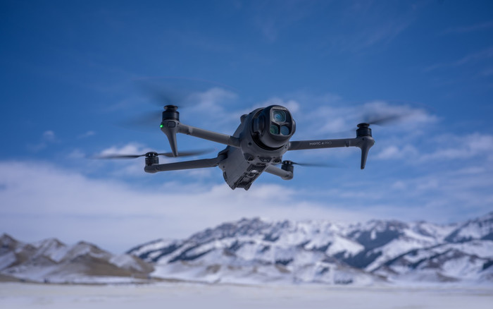 DJI Mavic 4 Pro Creator Combo produkt in gebrauch