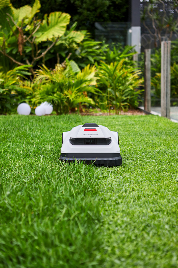 ECOVACS GOAT A1600 RTK product in use