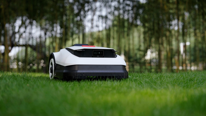 ECOVACS GOAT A1600 RTK product in use