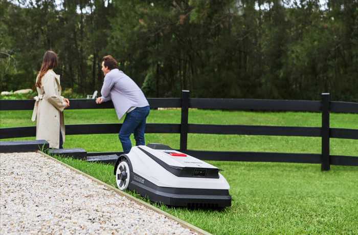 ECOVACS GOAT A1600 RTK product in use