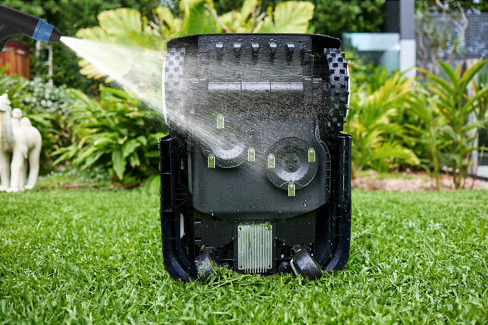 ECOVACS GOAT A1600 RTK bottom