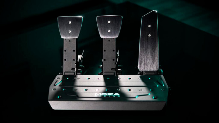 Moza SR-P Clutch Pedal produkt in gebrauch