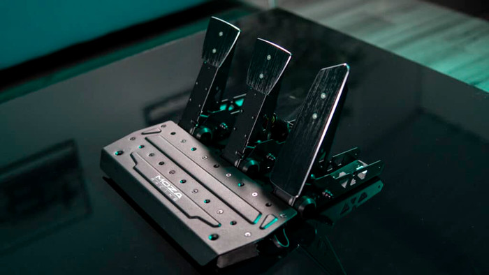 Moza SR-P Clutch Pedal produkt in gebrauch
