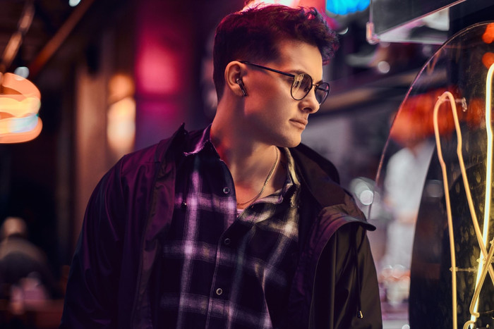 Denon AH-C500W Schwarz produkt in gebrauch