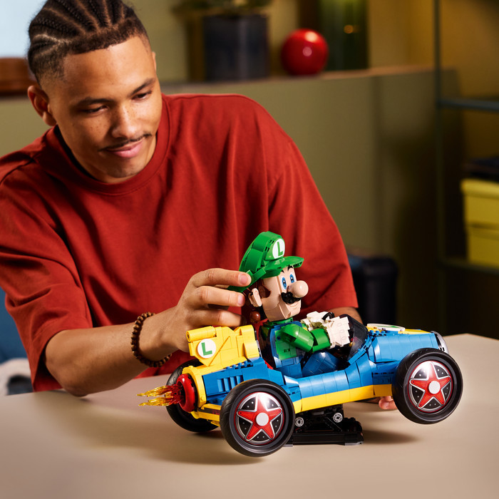 LEGO Super Mario Kart: Luigi & Turboflitzer 72050 produkt in gebrauch