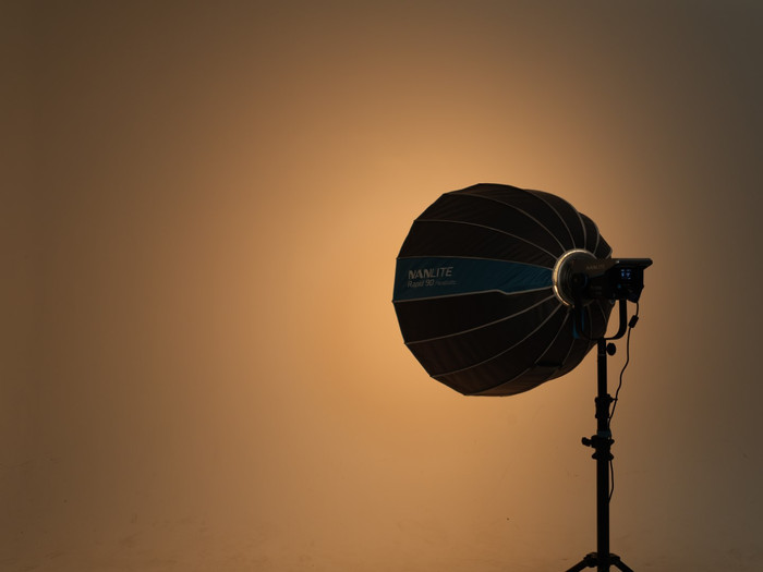 Nanlite Rapid Parabolic Softbox 90 cm produkt in gebrauch