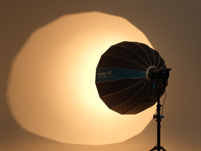 Nanlite Rapid Parabolic Softbox 120 cm produkt in gebrauch
