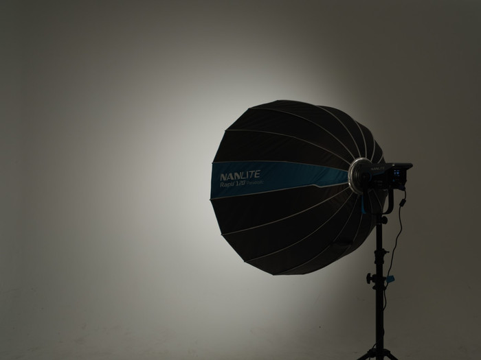 Nanlite Rapid Parabolic Softbox 120 cm produkt in gebrauch