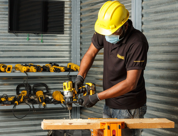 DeWalt DCD996NT-XJ (ohne Akku) produkt in gebrauch