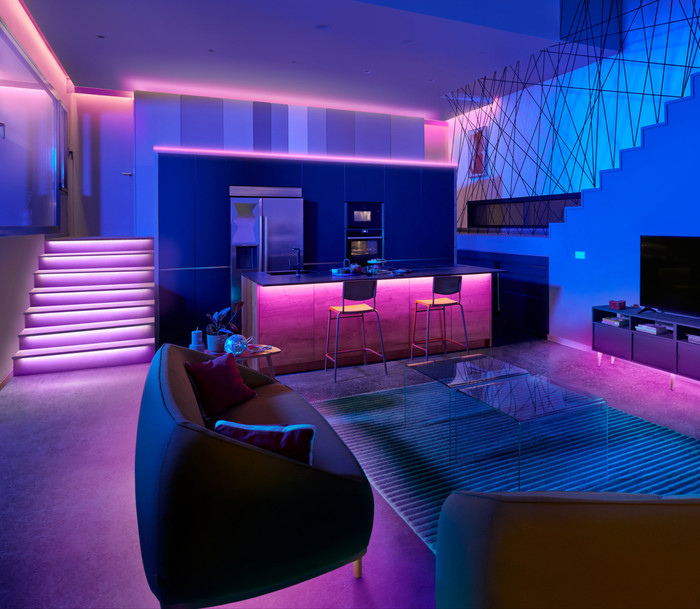 WiZ RGB Lightstrip - Farbiges Licht - 30 Meter produkt in gebrauch