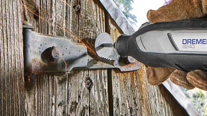 Dremel 8240 - 5 12 V produkt in gebrauch