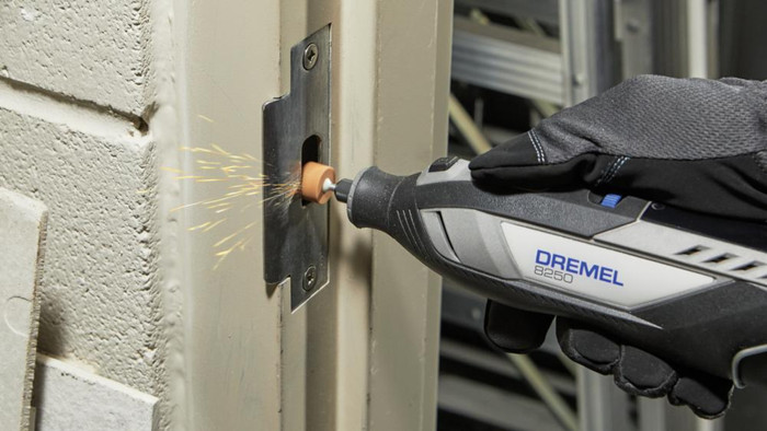 Dremel 8250 - 5/65 Platinum Edition product in use