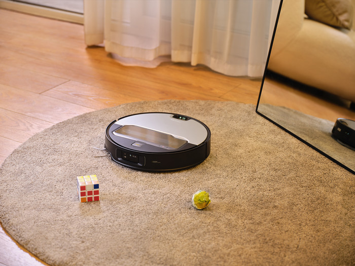 Roborock Saros Z70 R&D Silver visual supplier