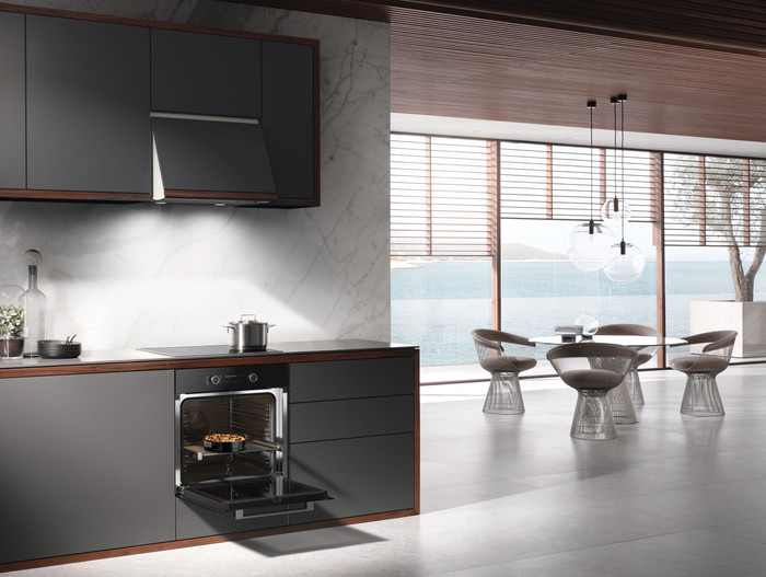 Miele H 2467 BP Active Obsidianschwarz EL produkt in gebrauch