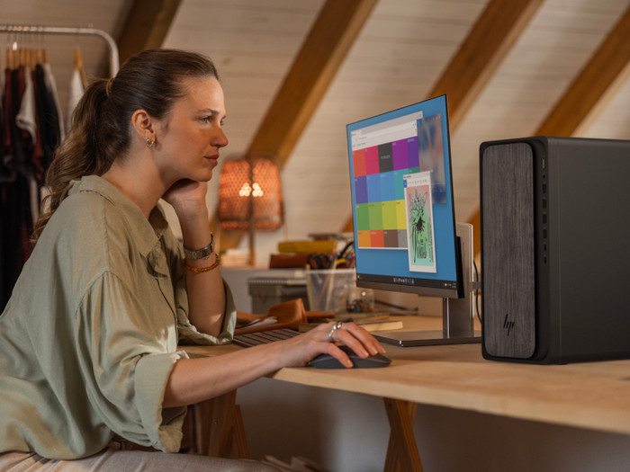 HP OmniDesk M02-0950nd product in use