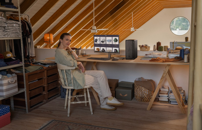 HP OmniDesk M02-0950nd product in use