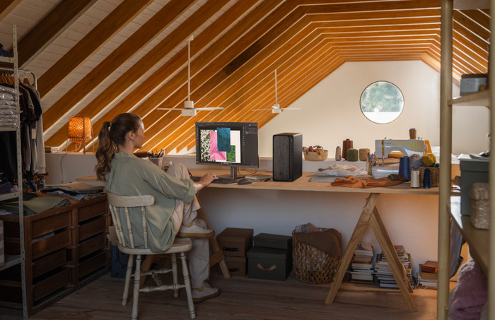 HP OmniDesk M02-0950nd product in use