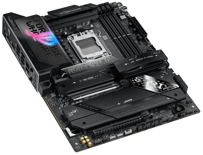 ASUS ROG STRIX X870E-E GAMING WiFi right side
