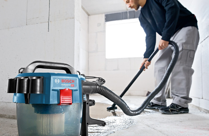 Bosch Professional GAS 18V-10 L (ohne Akku) produkt in gebrauch