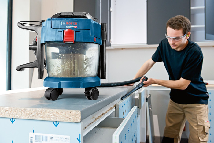 Bosch Professional GAS 18V-10 L (ohne Akku) produkt in gebrauch