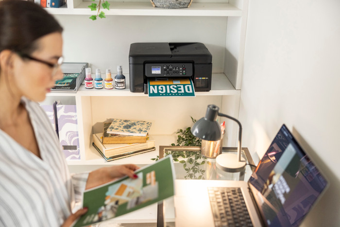 Brother DCP-T780DW produkt in gebrauch