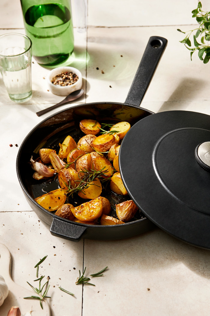 Boretti Solido Skillet 26 cm mit Deckel produkt in gebrauch
