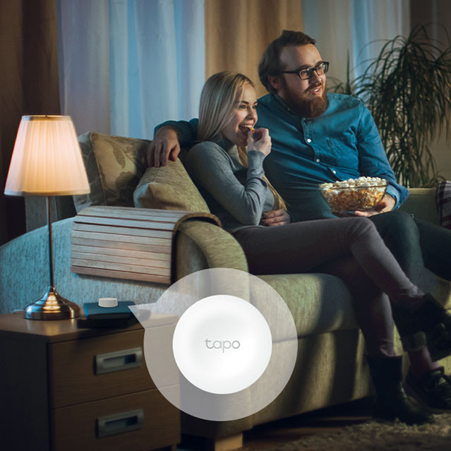 TP-Link Tapo L535E - White and Colored Light - E27 product in use