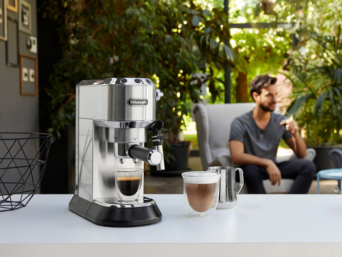 De'Longhi EC685.M Dedica Silver product in use