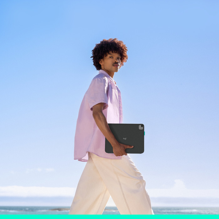 Logitech Flip Folio iPad Pro (2024)/iPad Air (2025) 11 inches Keyboard Cover QWERTZ product in use