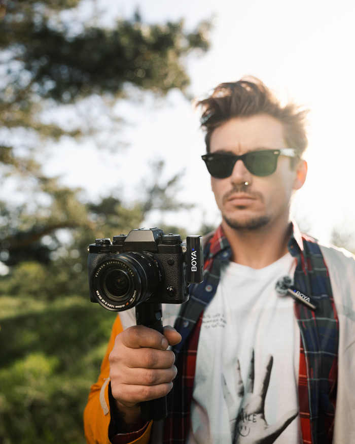 BOYA BOYALINK 2 product in use