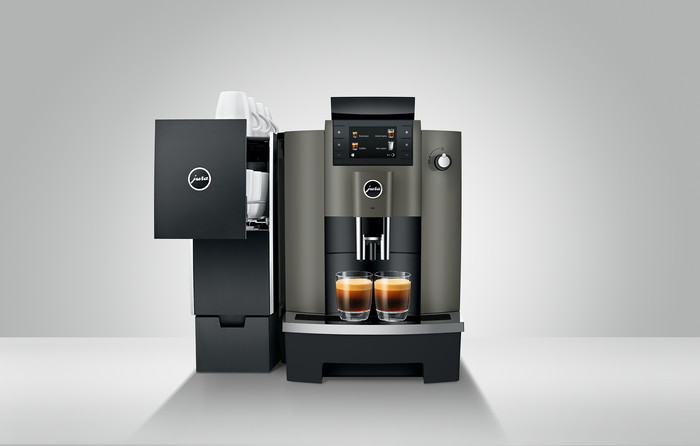 JURA W4 Dark Inox (EB) produkt in gebrauch