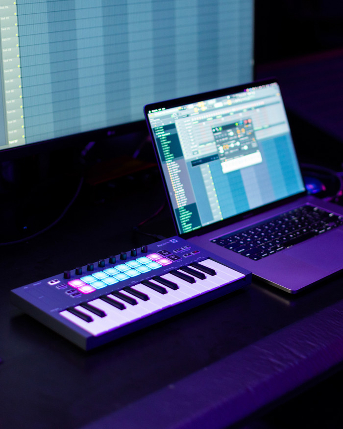 Novation FLkey Mini Black product in use