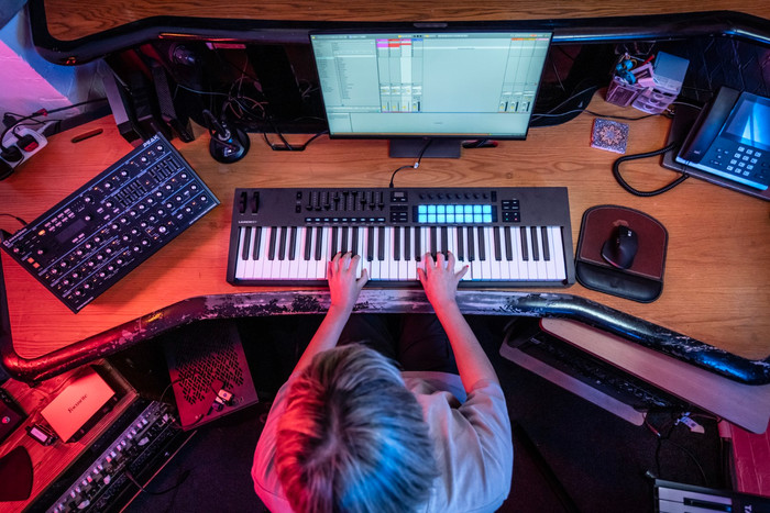 Novation Launchkey 61 Schwarz produkt in gebrauch