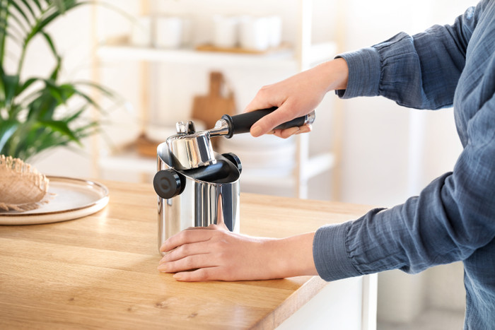 De'Longhi Knock Box DLSC059 product in use