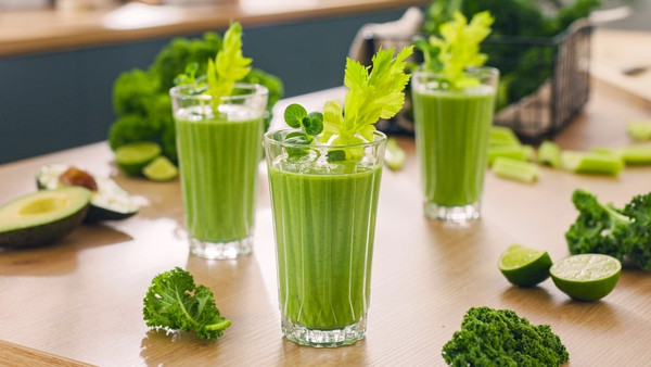 Bosch VitaPower Series 6 MMB6652B product in use