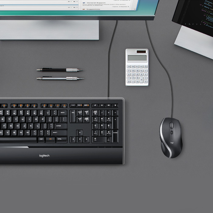 Logitech M500s Advanced Wired Mouse product in use