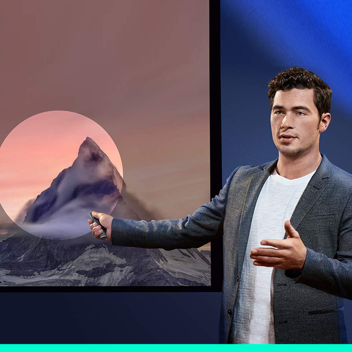 Logitech Spotlight Presenter Remote Grau produkt in gebrauch