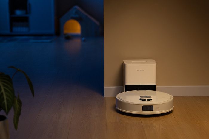 Roborock Q10 VF+ White product in use