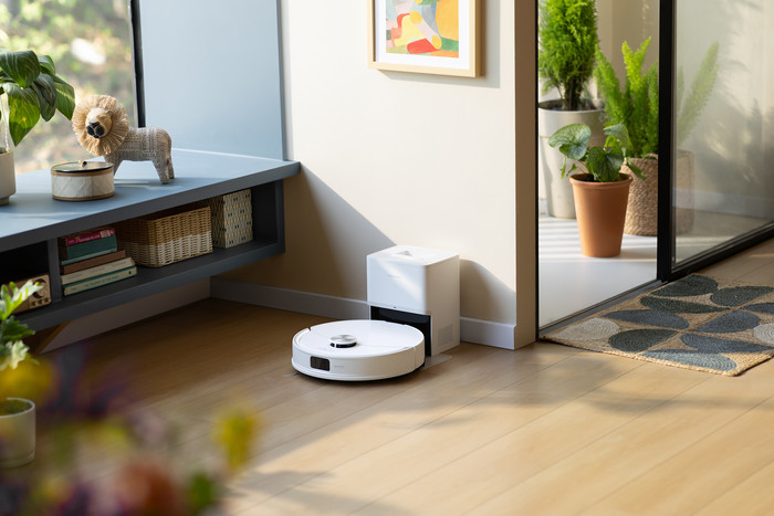 Roborock Q10 VF+ White product in use