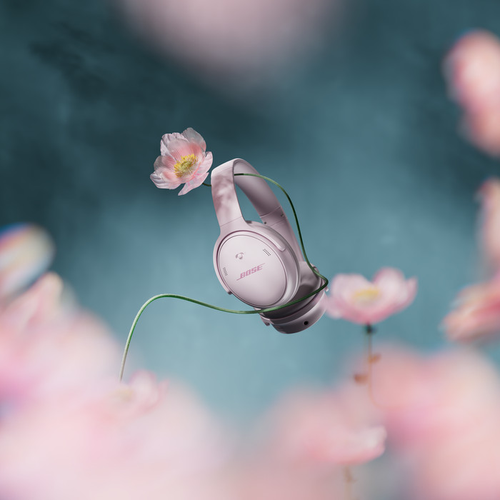 Bose QuietComfort Headphones Pink product in use