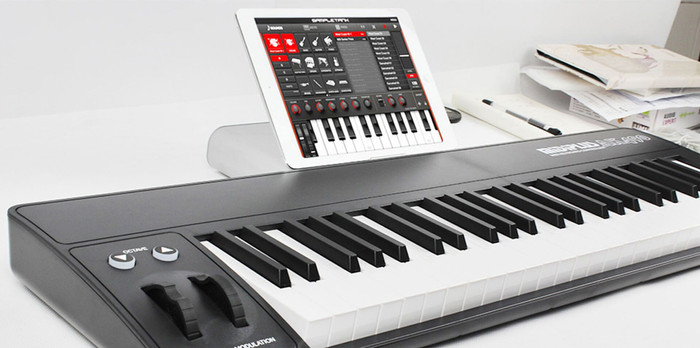 MIDIPLUS AK490 Black product in use