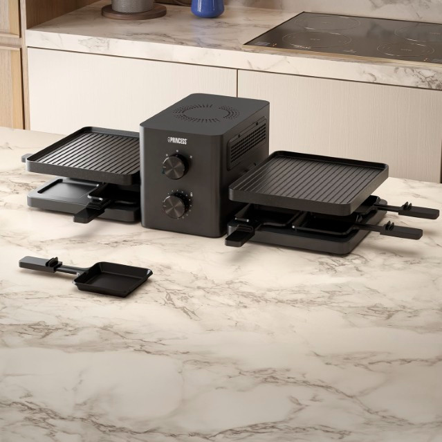 Princess Raclette Purify product in use