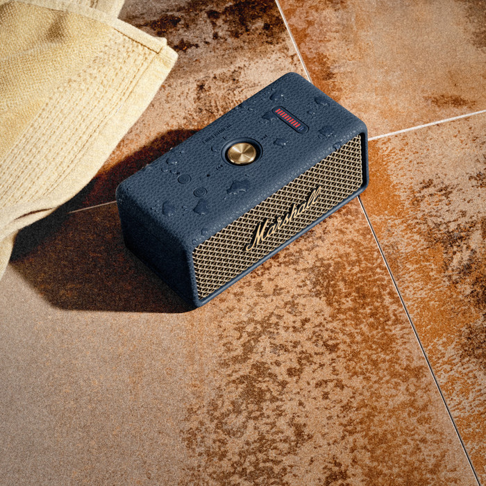 Marshall Emberton III Lautsprecher BT Midnight Blue produkt in gebrauch