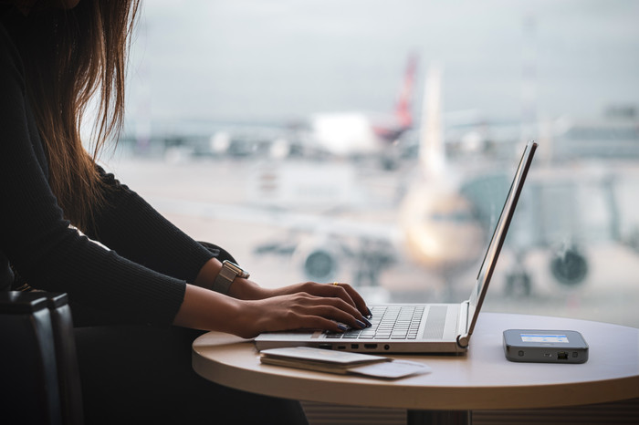 NETGEAR Nighthawk M7 Pro MR7540 product in use