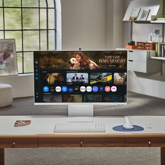 Samsung Smart LS32FM801UUXEN product in use